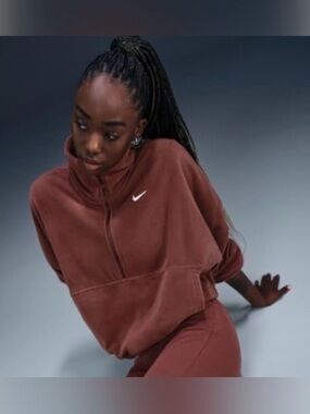 Nike One Women's Therma-FIT
Oversized 1/2-Zip Fleece Top